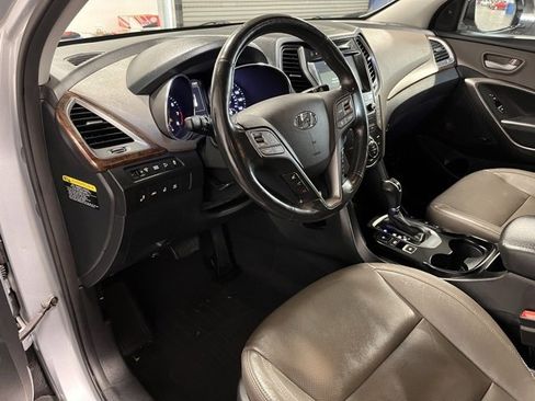 Used 2017 Hyundai Santa Fe Limited image 19