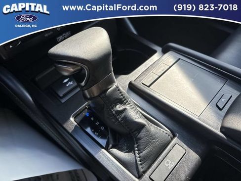 Used 2022 Lexus ES 350 Ultra Luxury w/ Accessory Package 2 FWD image 30