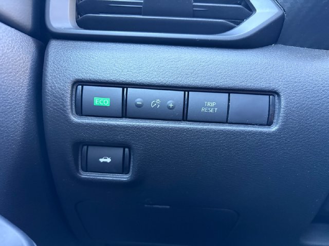 Used 2025 Nissan Sentra S FWD image 17