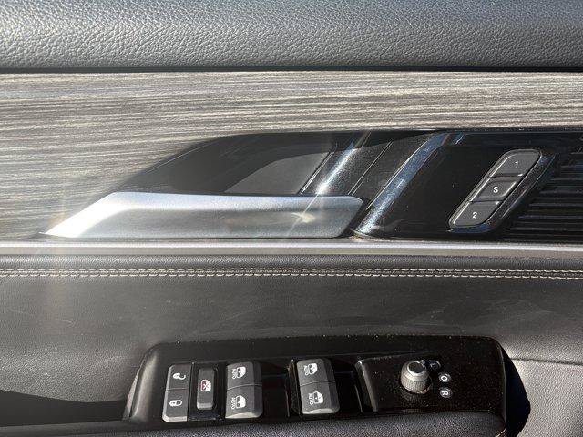 Used 2024 Jeep Wagoneer Series II w/ Flexible Seating Group RWD image 12