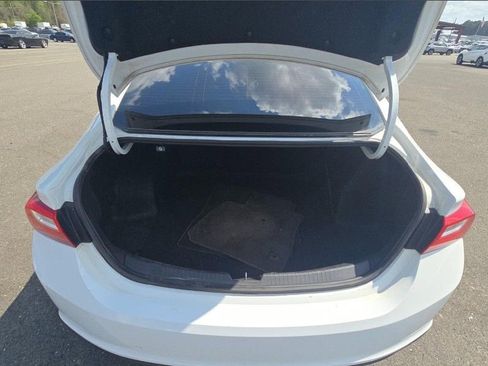 Used 2017 Chevrolet Malibu LT image 12