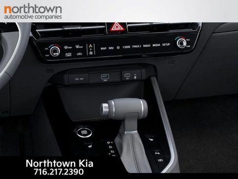 New 2025 Kia Niro EX image 24