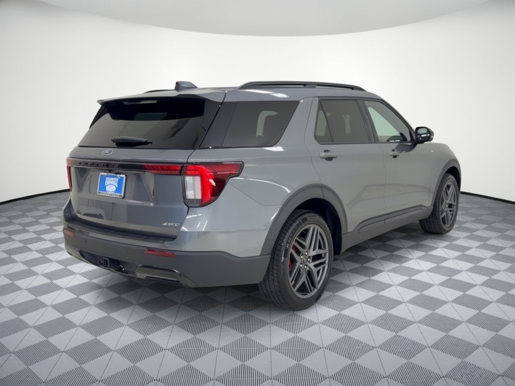 Used 2025 Ford Explorer ST-Line w/ ST-Line Street Pack AWD/4WD image 9