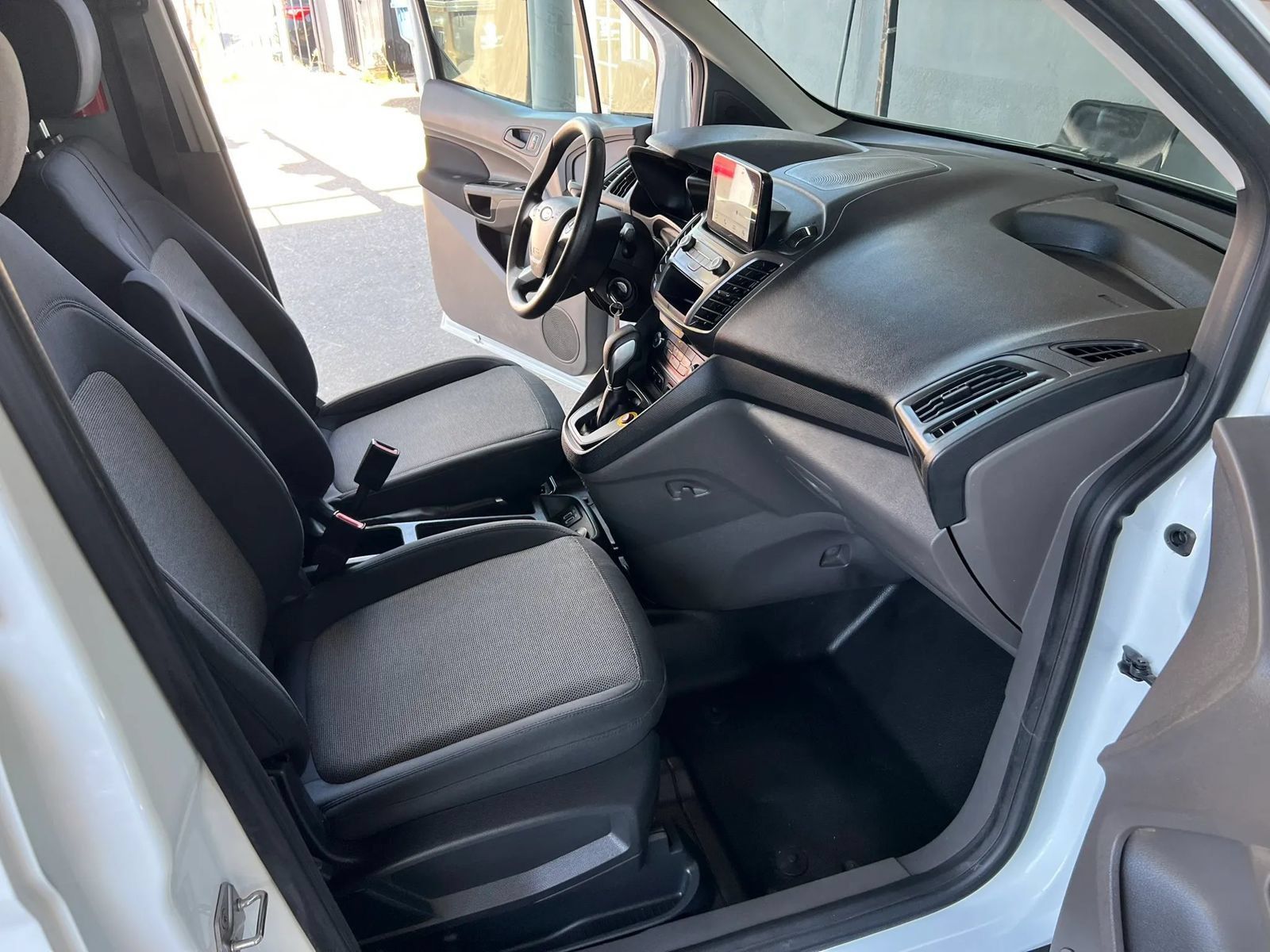 Used 2020 Ford Transit Connect XL FWD image 11