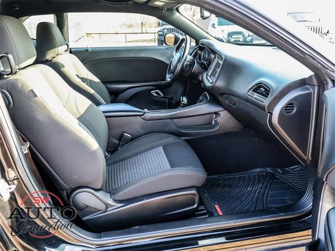 Used 2021 Dodge Challenger SXT image 12