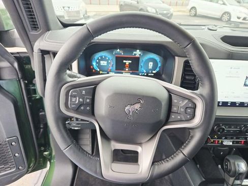 Used 2025 Ford Bronco Outer Banks image 17