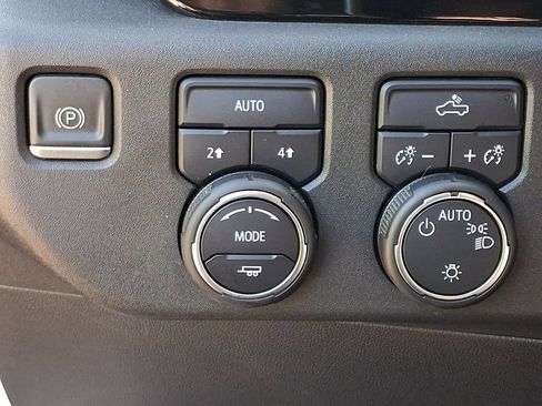Certified 2022 Chevrolet Silverado 1500 LT AWD/4WD image 26