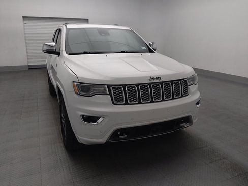 Used 2019 Jeep Grand Cherokee Overland AWD/4WD image 14