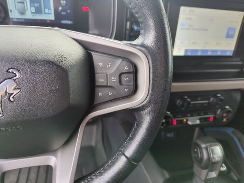 Used 2023 Ford Bronco Wildtrak image 26