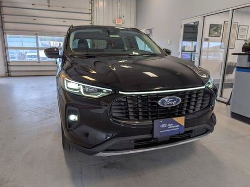Certified 2024 Ford Escape Platinum AWD/4WD image 37