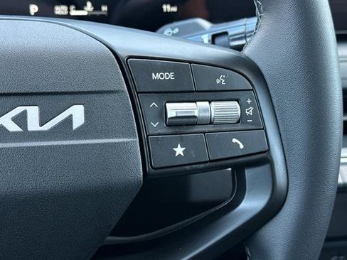 New 2025 Kia K4 EX image 25