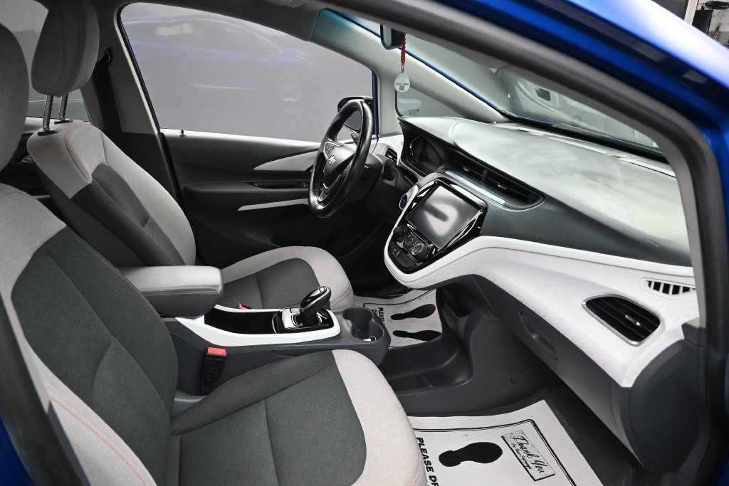 Used 2021 Chevrolet Bolt LT FWD image 26