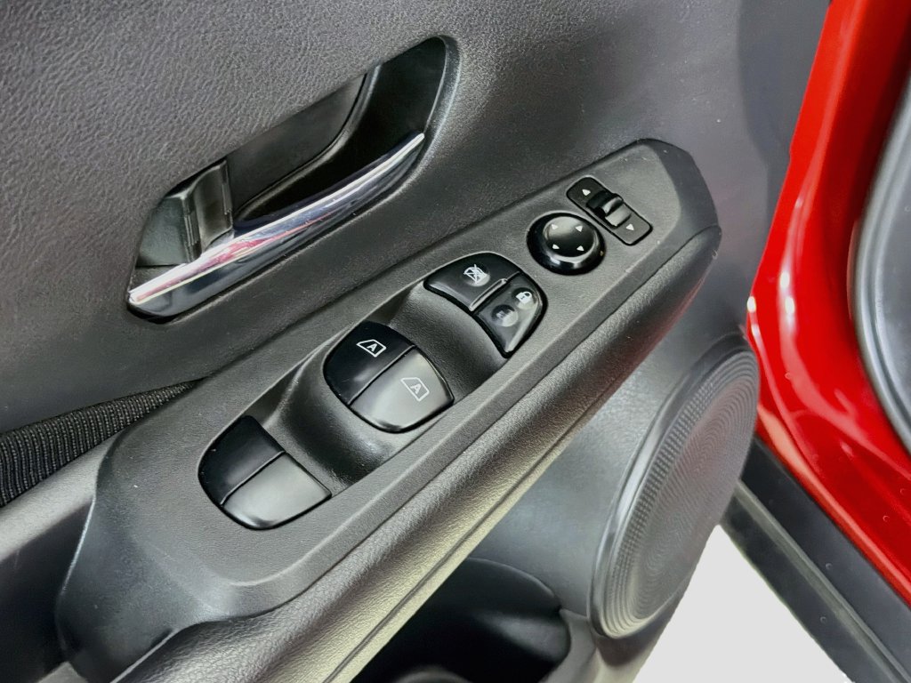 Used 2023 Nissan Kicks SV FWD image 21