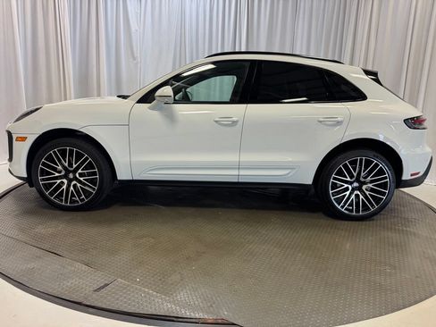 Used 2025 Porsche Macan w/ Premium Package Plus AWD/4WD image 2