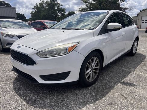 Used 2015 Ford Focus SE FWD image 11