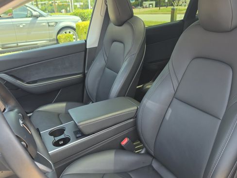 Used 2021 Tesla Model Y Long Range AWD/4WD image 27