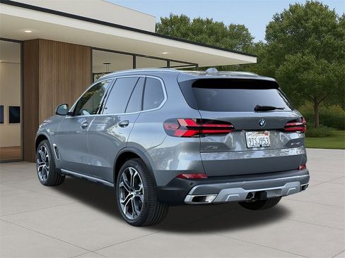 Used 2026 BMW X5 sDrive40i w/ Premium Package image 10