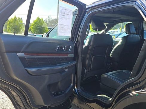 Used 2018 Ford Explorer Platinum AWD/4WD image 15