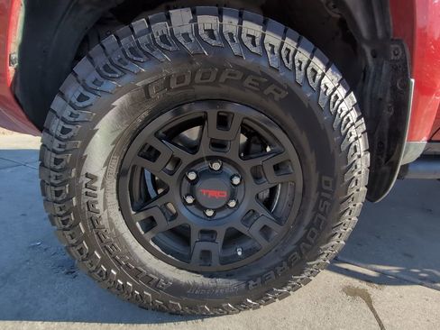 Used 2019 Toyota 4Runner SR5 Premium image 35