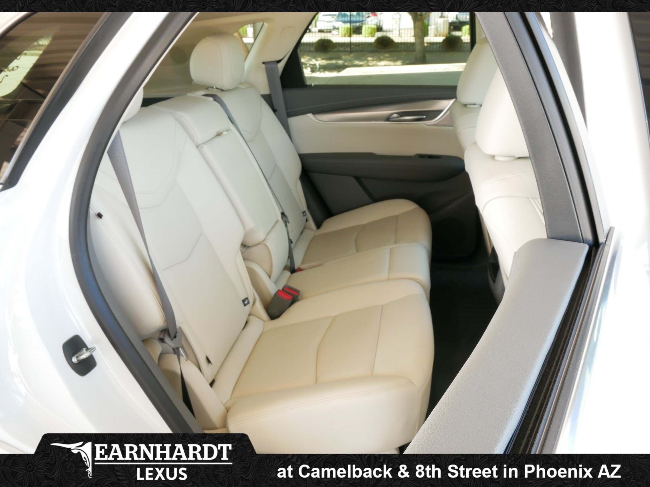 Used 2023 Cadillac XT5 Premium Luxury w/ Technology Package FWD image 3