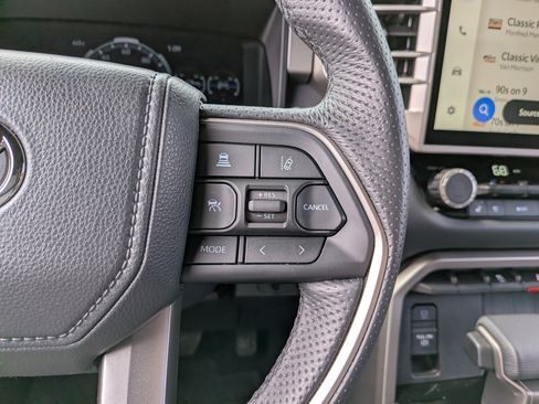 Used 2025 Toyota Tundra Limited AWD/4WD image 29