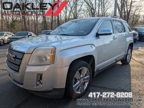 Used 2015 GMC Terrain SLT image 1