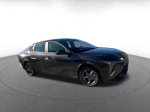 Used 2025 Kia K4 LXS image 2