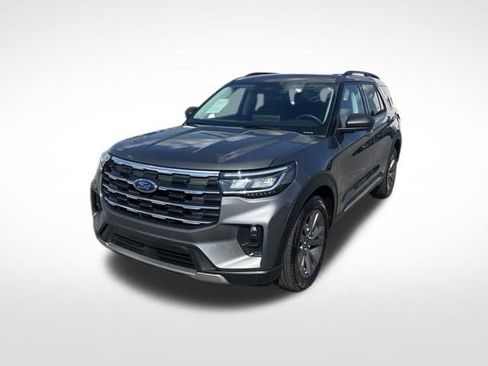 Certified 2025 Ford Explorer Active w/ Active Comfort Package AWD/4WD image 3