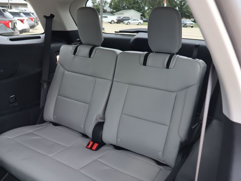 Used 2026 Ford Explorer Active w/ Active Comfort Package AWD/4WD image 11