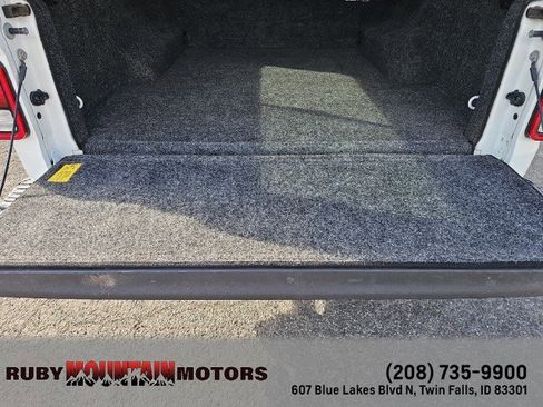 Used 2023 Jeep Gladiator Rubicon w/ Cold Weather Group image 33