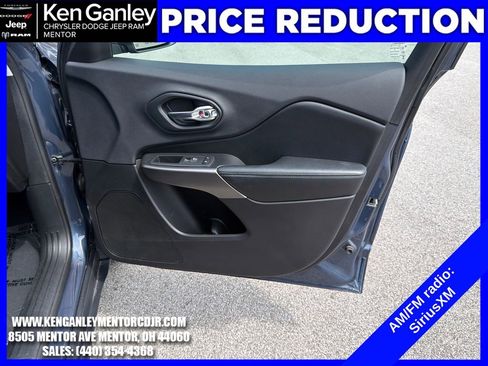 Used 2019 Jeep Cherokee Latitude Plus w/ Cold Weather Group image 24