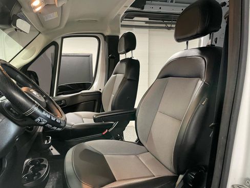 Used 2023 RAM ProMaster 2500 w/ Driver Convenience Group FWD image 21
