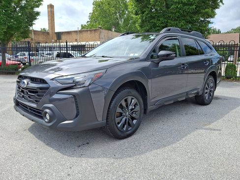 Used 2023 Subaru Outback Onyx Edition AWD/4WD image 3