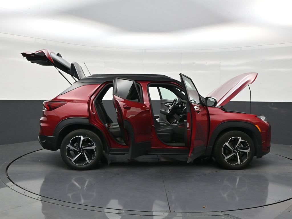 Used 2021 Chevrolet TrailBlazer RS w/ Technology Package FWD image 29