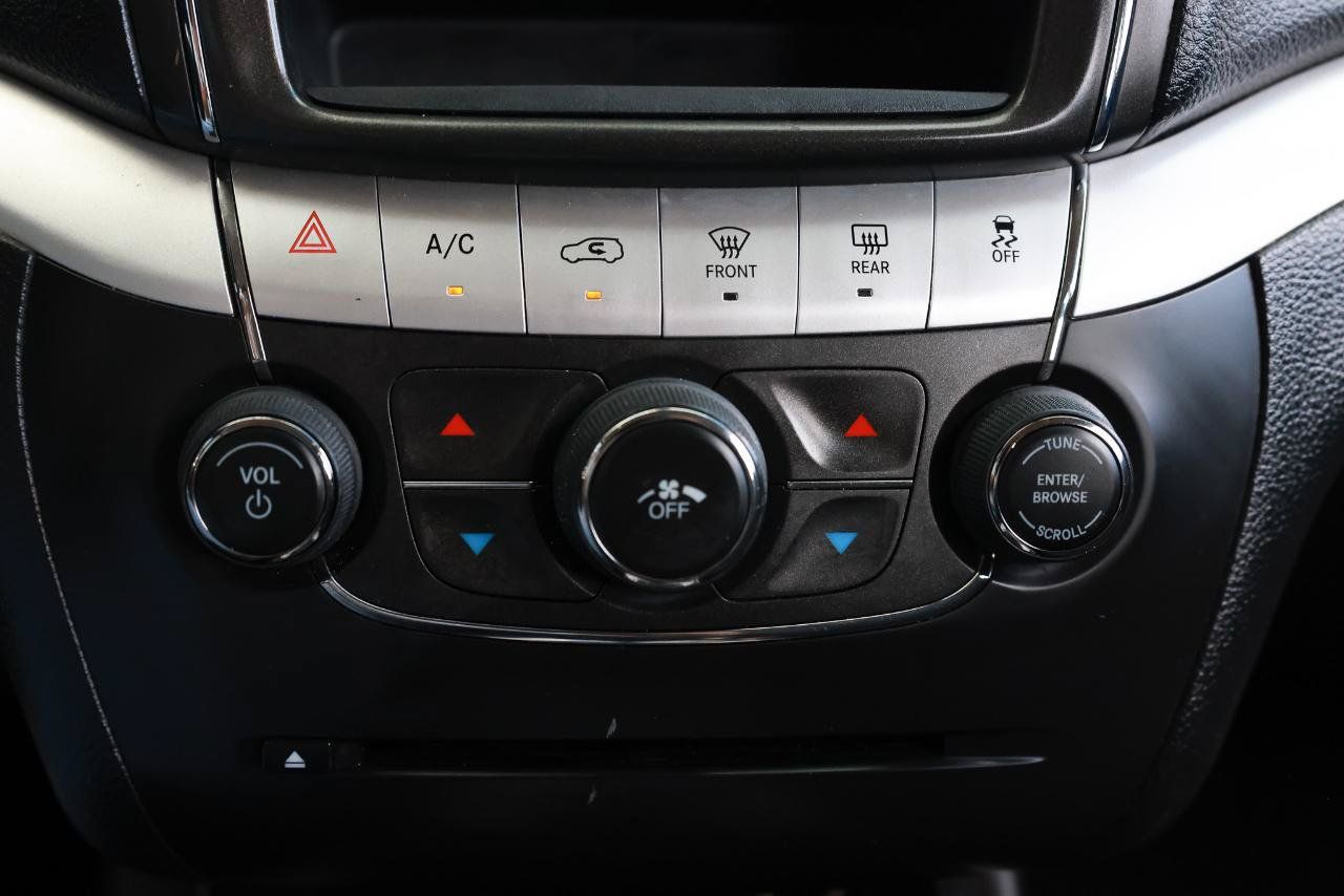 Used 2018 Dodge Journey SE w/ Connectivity Group FWD image 35