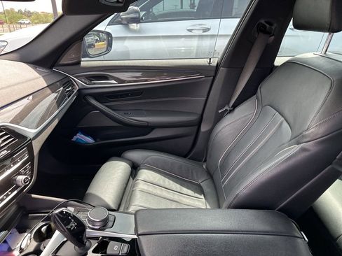 Used 2020 BMW M550i xDrive image 9