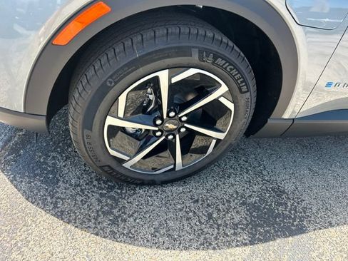 New 2026 Chevrolet Equinox EV LT FWD image 10