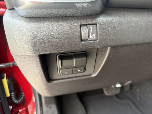 New 2026 GMC Canyon Elevation w/ Convenience Package image 19