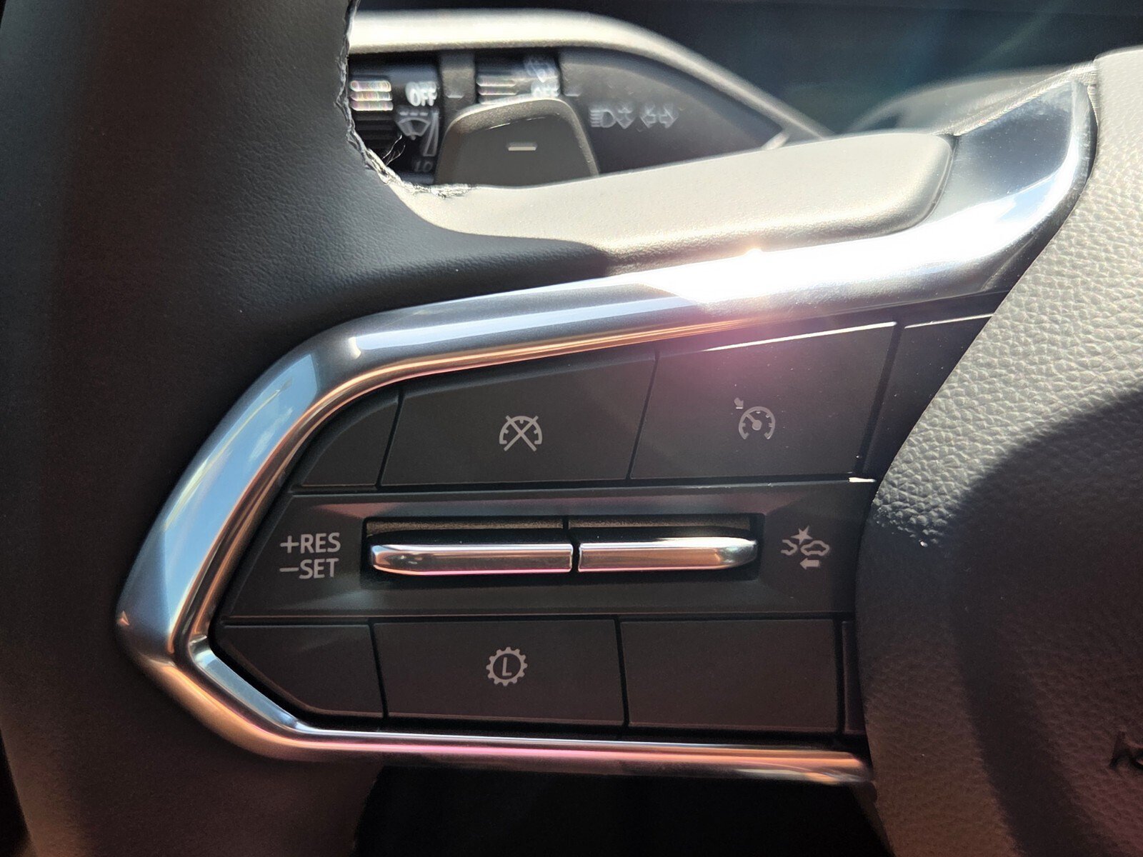 New 2027 Chevrolet Equinox LT w/ Safety and Technology Package FWD image 14