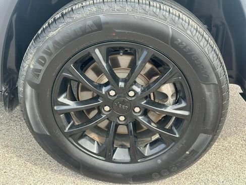 Used 2023 Jeep Cherokee Altitude Lux image 6