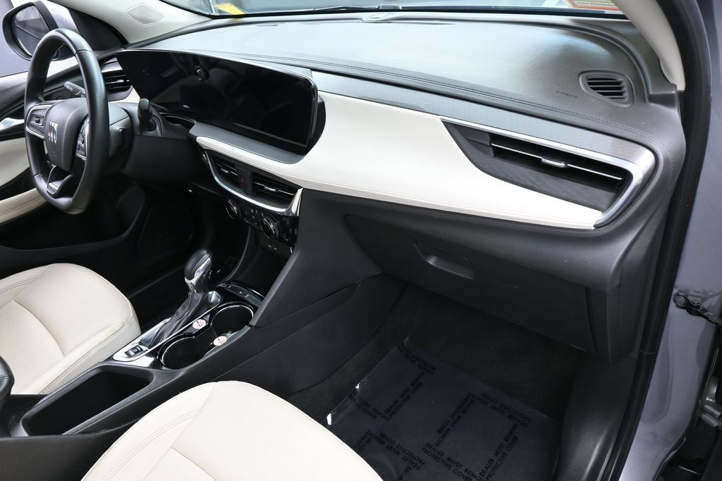 Used 2024 Buick Encore GX Sport Touring FWD image 41