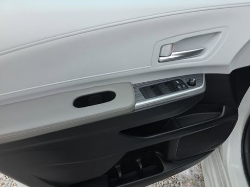 Certified 2025 Toyota Sienna XLE image 12