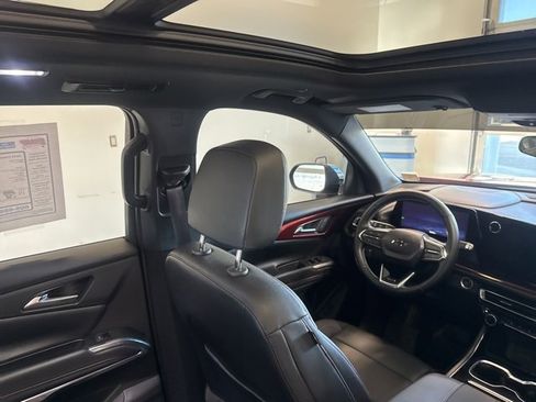 Used 2024 Chevrolet Traverse Z71 image 29