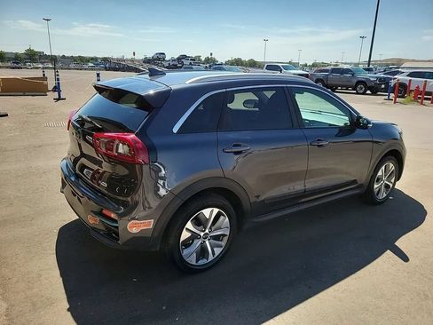 Used 2019 Kia Niro EX Premium FWD image 4