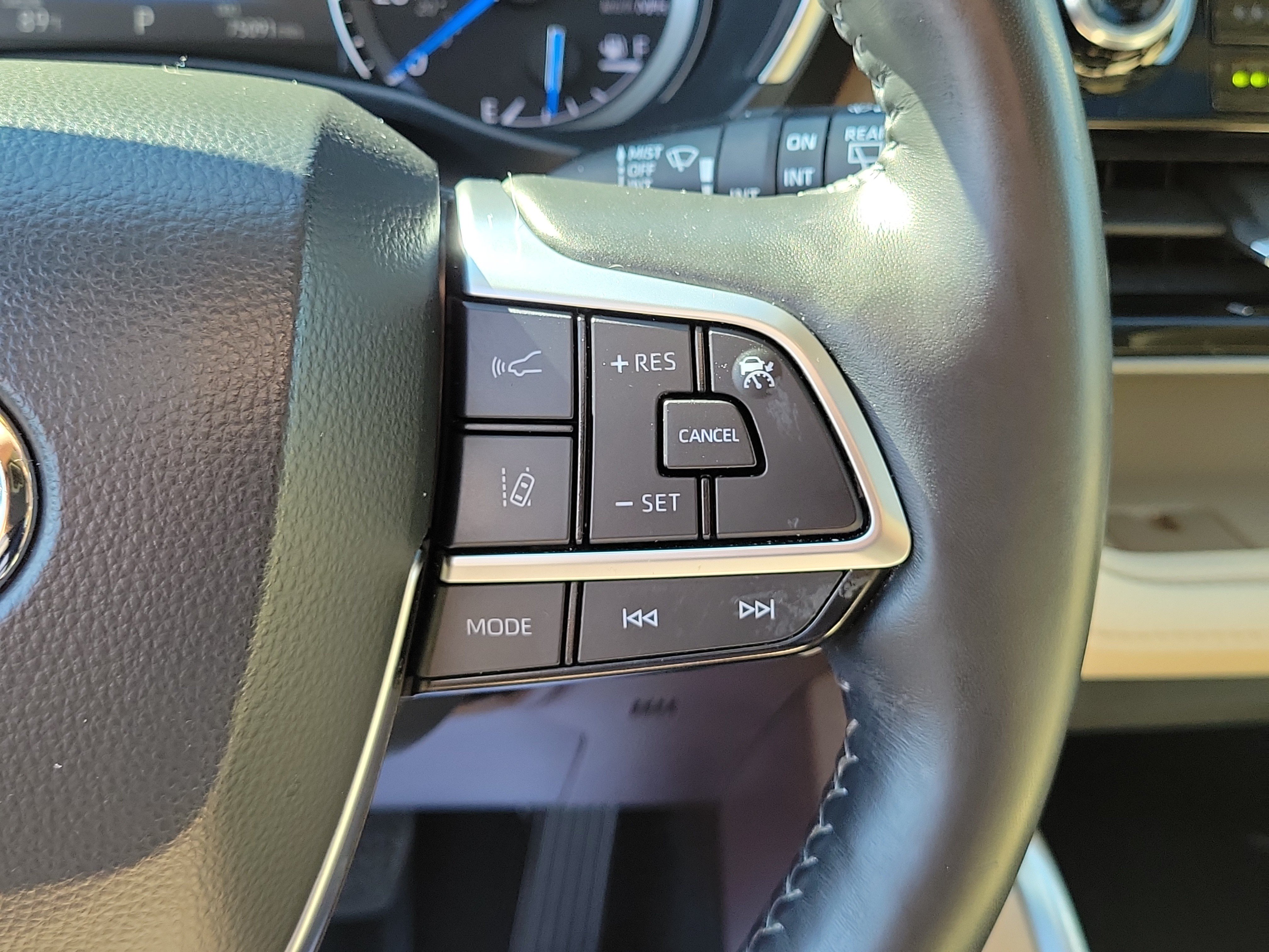 Used 2021 Toyota Highlander Limited AWD/4WD image 23