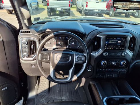 Used 2021 GMC Sierra 1500 Denali w/ Denali Ultimate Package AWD/4WD image 3
