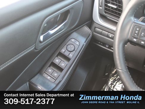 Used 2024 Nissan Rogue SV w/ SV Premium Package AWD/4WD image 15