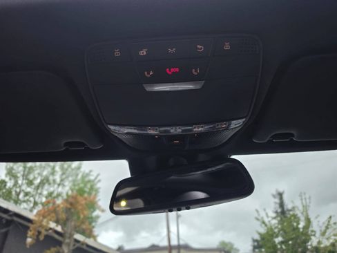 Used 2015 Mercedes-Benz C 300 Sedan image 33