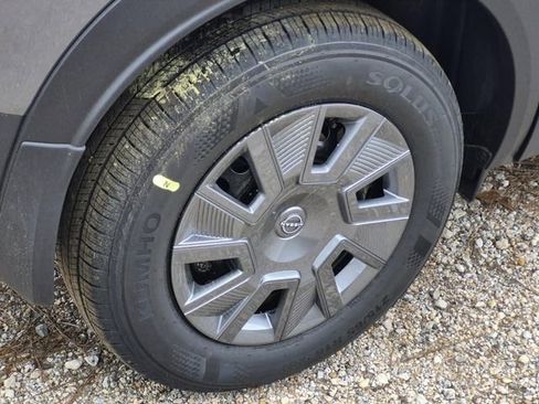 New 2026 Nissan Kicks S image 5