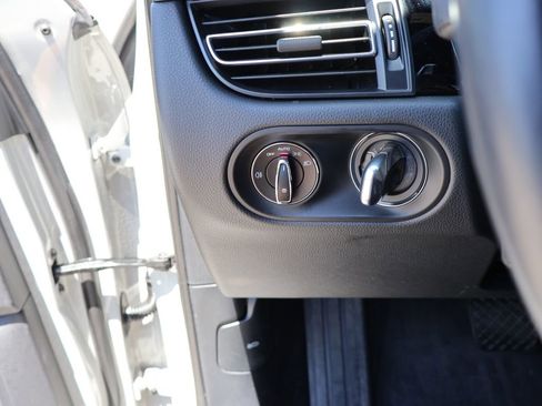 Certified 2023 Porsche Macan S AWD/4WD image 34